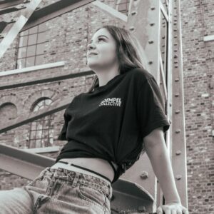 RAVING UNDERGROUND T-Shirt